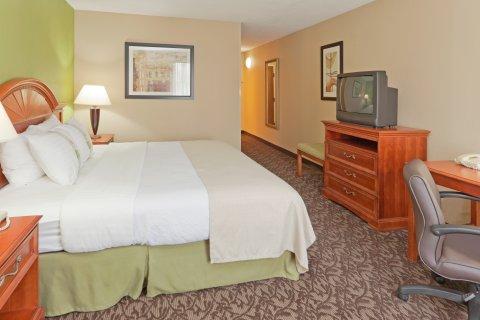 Quality Inn & Suites Downtown Мансфийлд Екстериор снимка