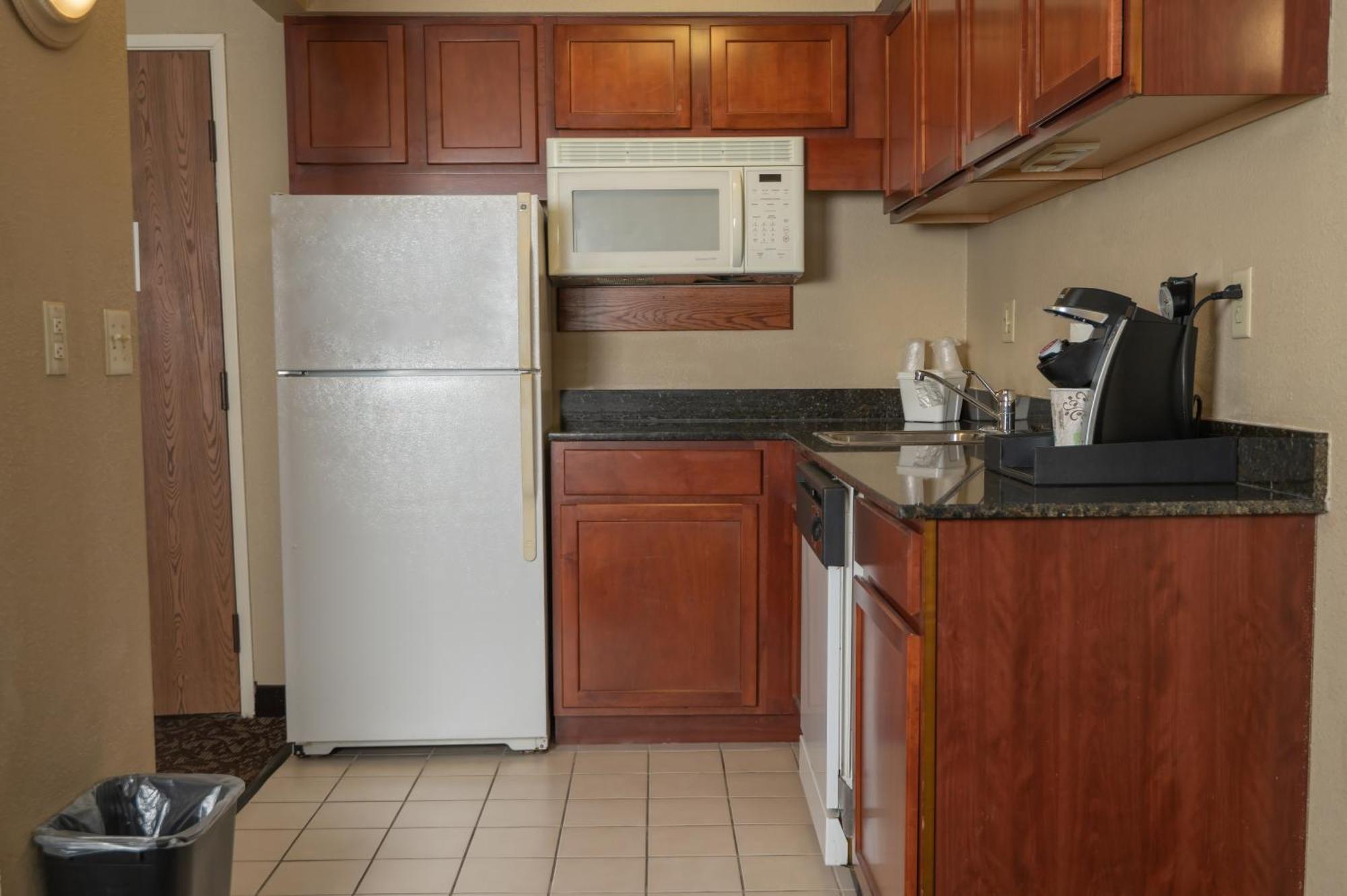 Quality Inn & Suites Downtown Мансфийлд Екстериор снимка