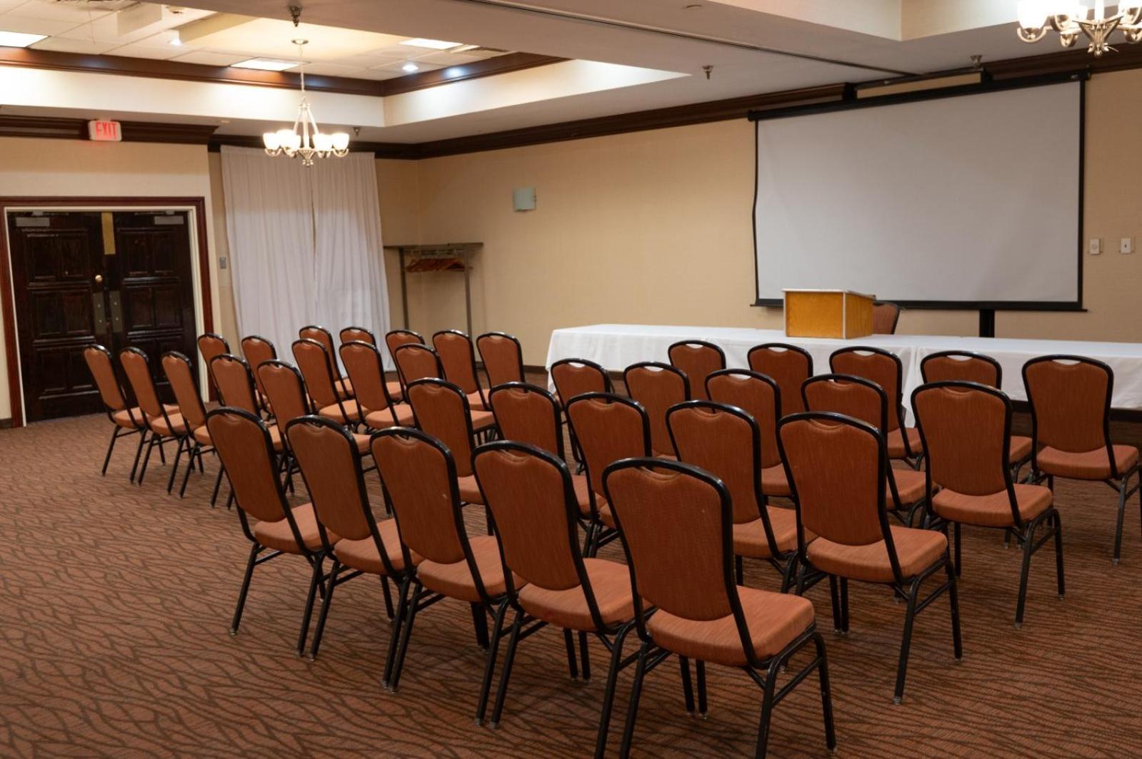 Quality Inn & Suites Downtown Мансфийлд Екстериор снимка