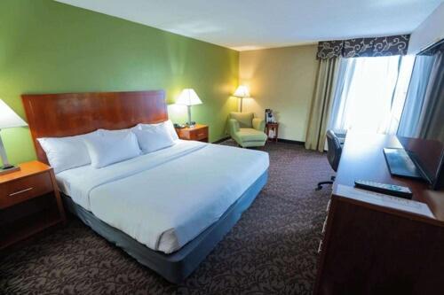 Quality Inn & Suites Downtown Мансфийлд Екстериор снимка